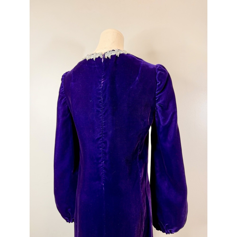 Vintage 1960s Purple Velvet Renaissance Revival Mini Dress Mod Gogo Medieval - Picture 8 of 15